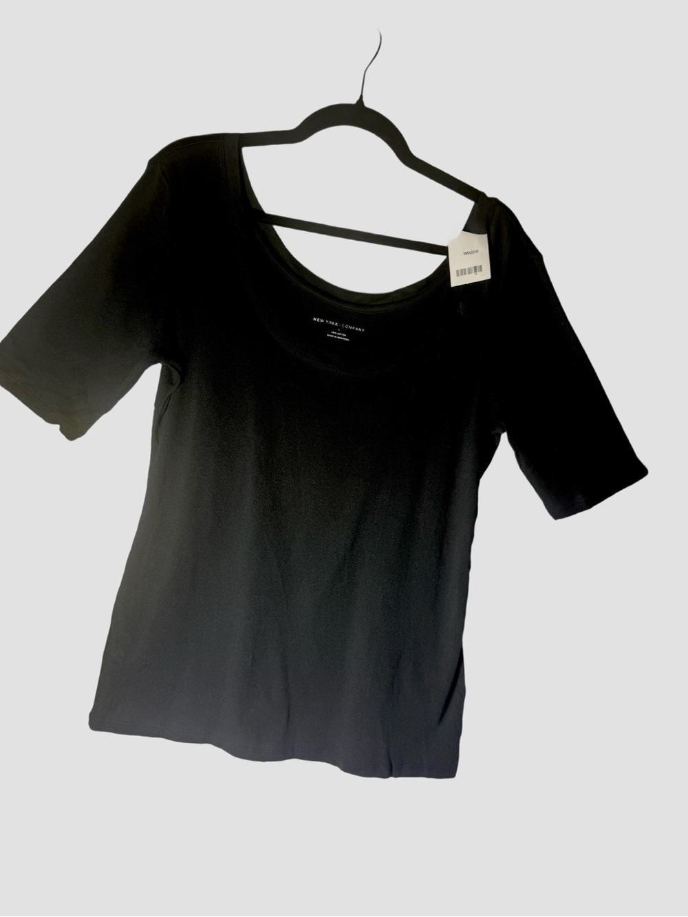 New York & Company Black Scoop Neck Short Sleeve Top